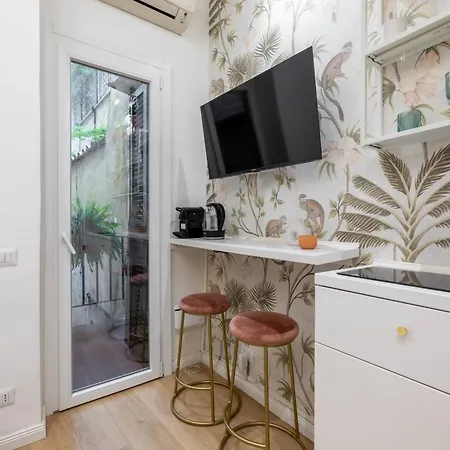 Leonina - Colosseum Apartmán *